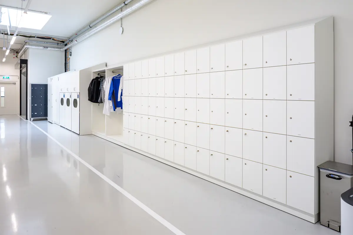 Arbeitsplatz im Reinraum - Tischlerei Rettinghaus